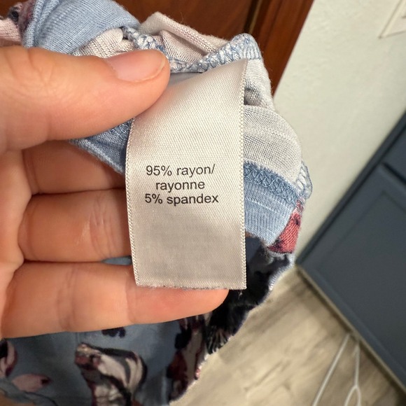 Maurices Floral Tank Top Blue Pink Crochet Back‎ Sleeveless Size 1 - Picture 4 of 6